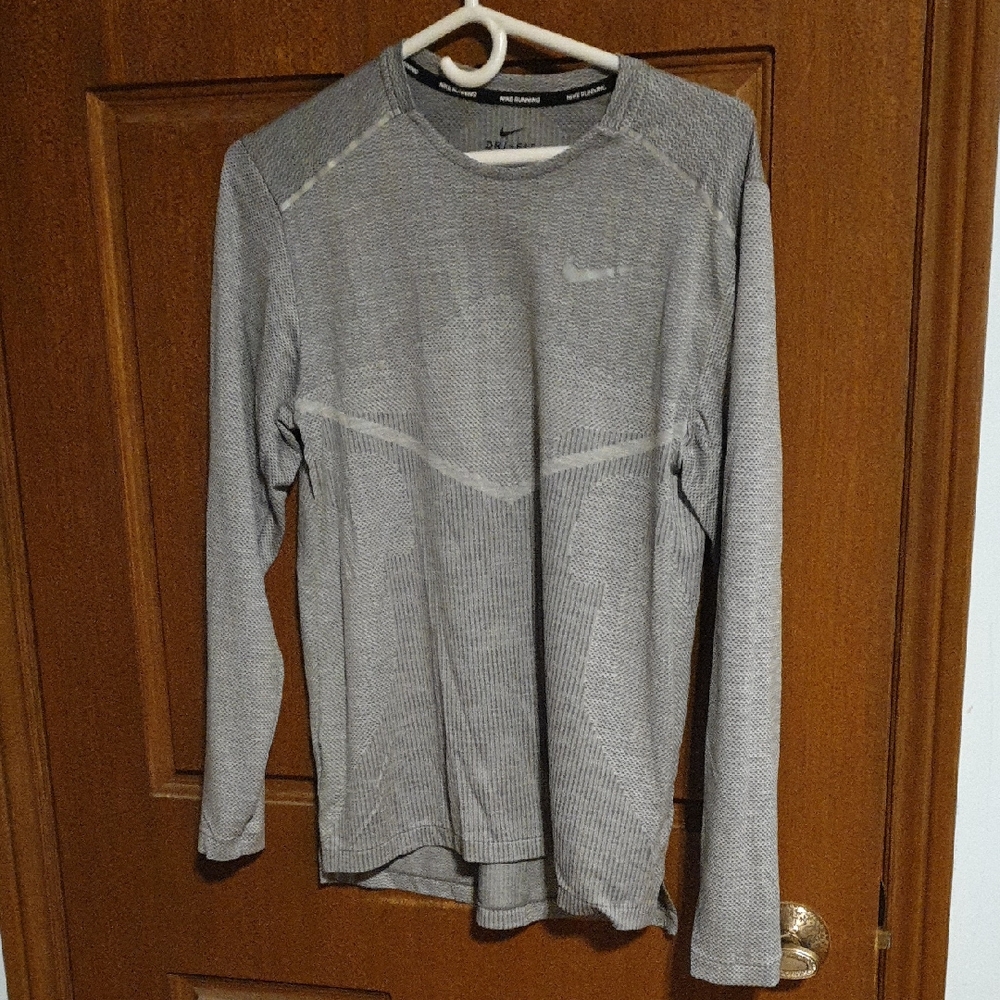 Nike Heather Gray Men's Long Sleeve Tee